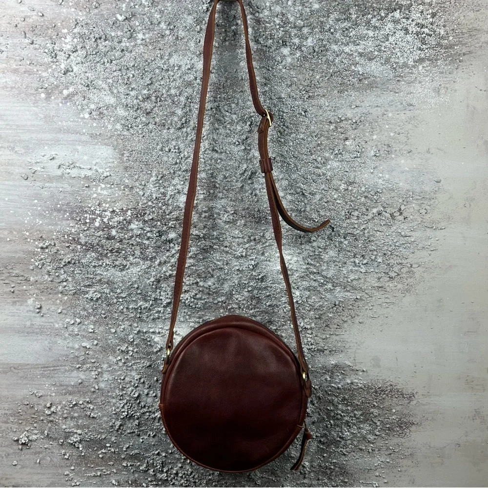 547 Portland Leather  Circle Crossbody Bag w/ mini envelope wallet - Picture 2 of 16